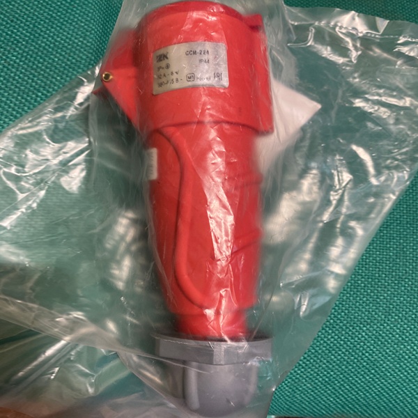 Переносная розетка силовая серии MAGNUM ССИ-225 32А-6ч/200/346-240/415В 3Р+РЕ+N IP44 IEK