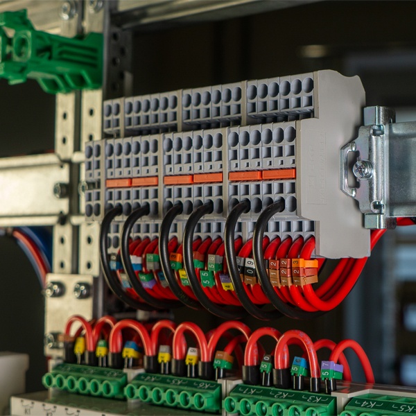 Колодка клеммная двойная пружинная JXB-ST-2.5, для проводов с сечением 0.2...2.5 мм2, на DIN-рейку, серого цвета