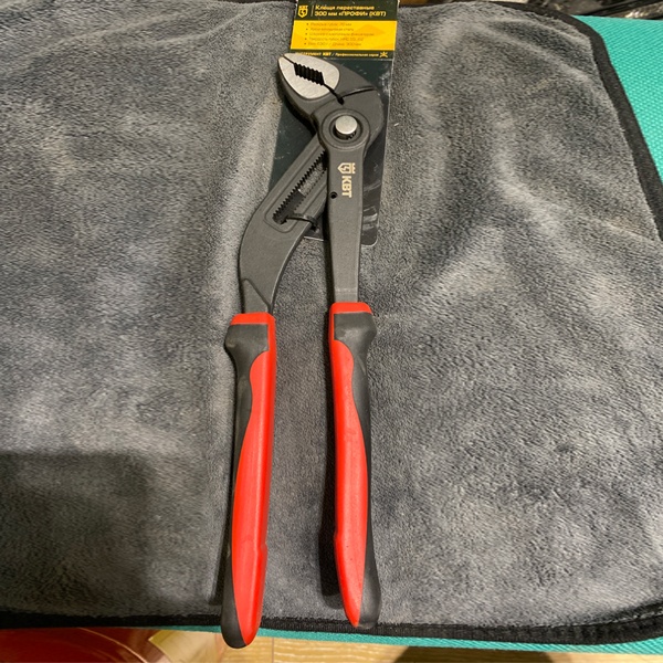 Переставные клещи с кнопочной фиксацией, длиной 300 мм, раскрытие губок 0 - 70мм, двухкомпонентные ручки