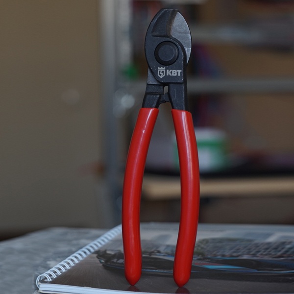 Изолированные кабелерезы для резки проводов диаметром до 15 мм