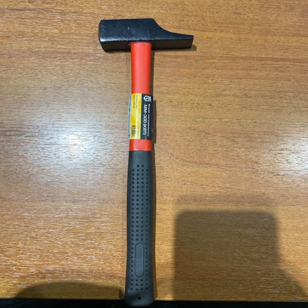 Молоток электромонтажника длиной 305 мм, головка с удлиненным бойком и носком