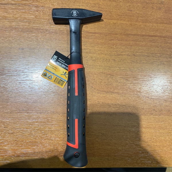 Молоток слесарный цельнокованый МСК-300 длиной 300 мм