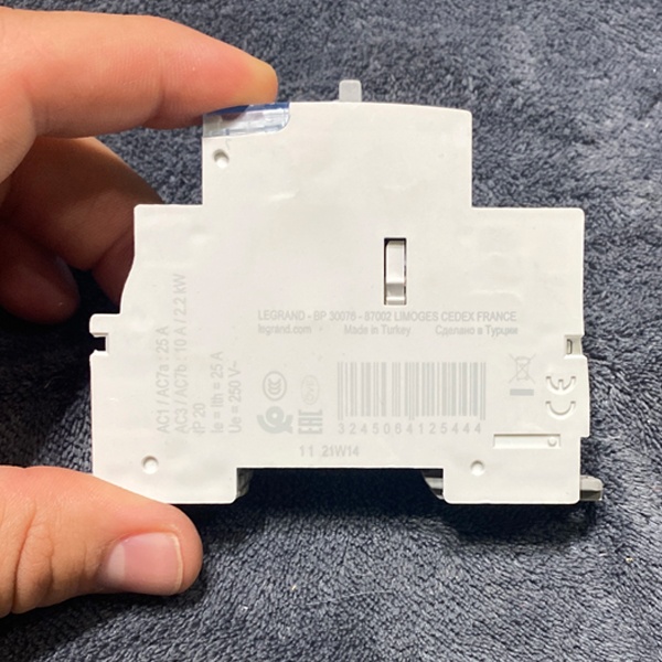 Компактный магнитный пускатель Легранд с рукояткой управления