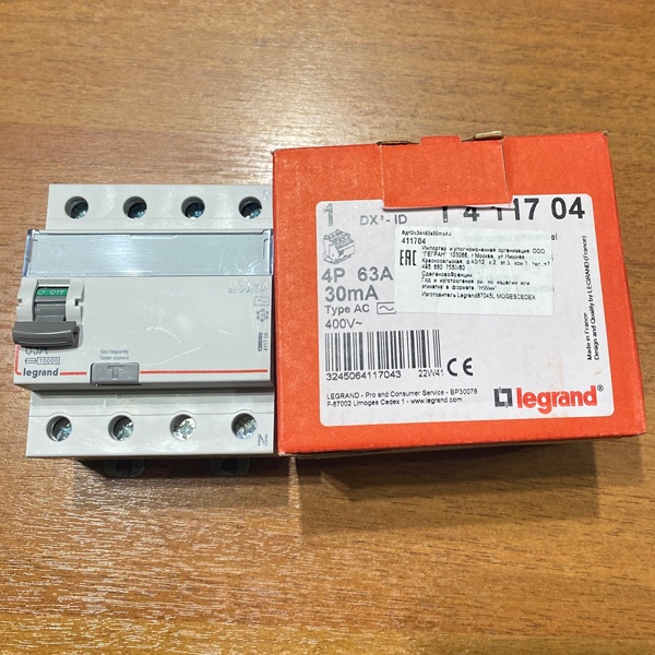 Четырехполюсный выключатель дифференциального тока 63А Легранд 30мА тип АС