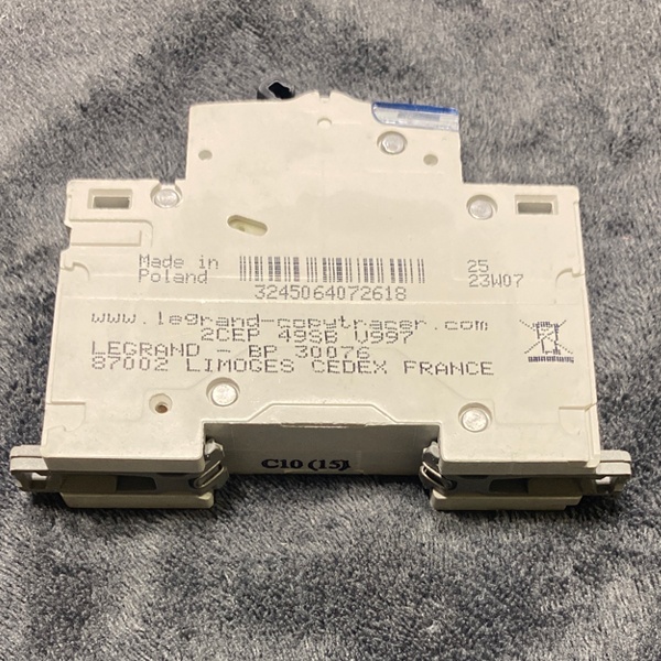 Электрический однополюсный автомат Легран DX3 на 10 Ампер уставка C