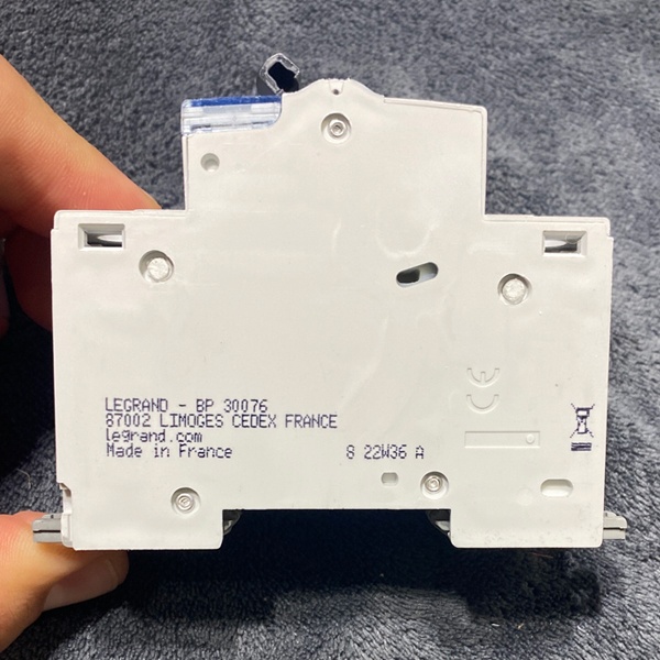 Однофазный автоматический выключатель дифференциального тока Легранд 30мА тип АС, 16А уставка С