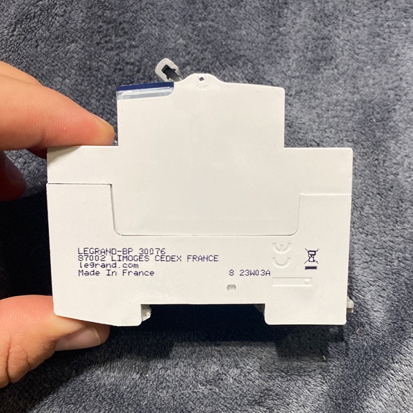 Однофазное устройство защитного отключения 30мА ти АС Легран 63 А