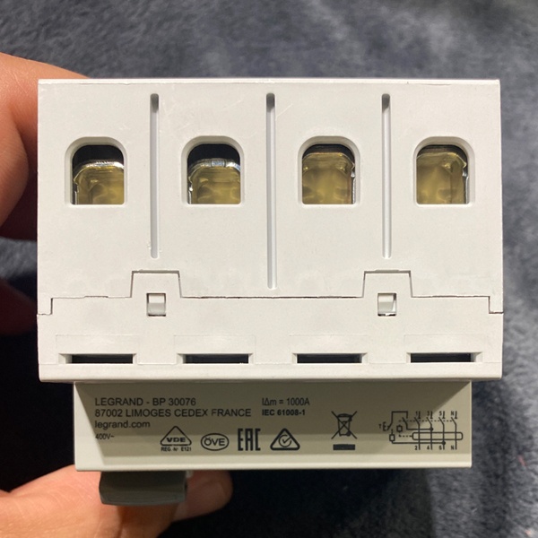 Четырехполюсное устройство защитного отключения RX3 4п 40А 100мА тип AC Legrand