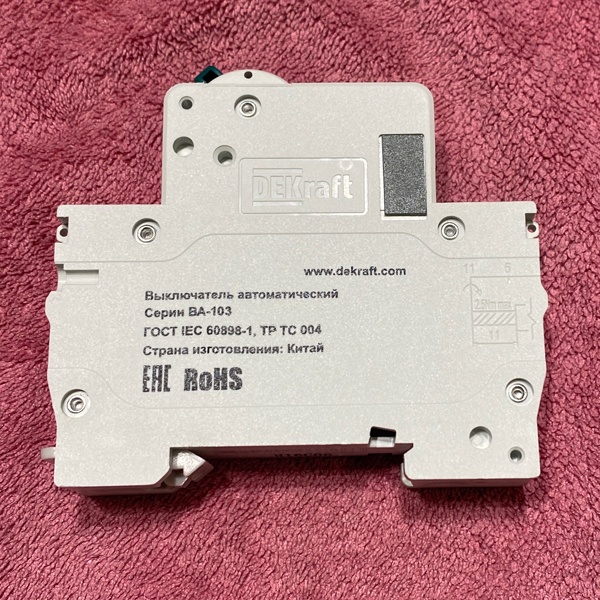 Однополюсный электрический автомат 6 Ампер Шнайдер Электрик ВА-103 один модуль