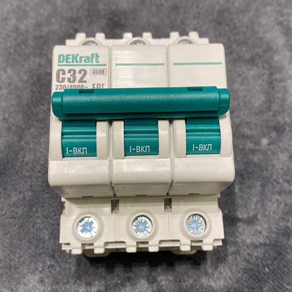 Трехполюсный модульный электрический автомат Шнайдер Электрик 32А  с уставкой C