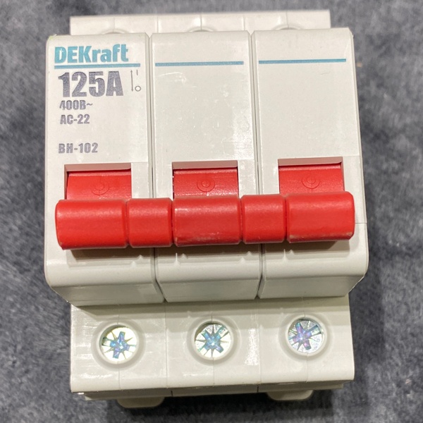 Трехполюсный рубильник Шнайдер Электрик модульного типа