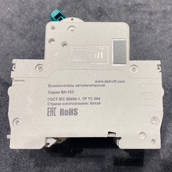 Трехполюсный электрический автомат Шнайдер Электрик 32А модульного типа