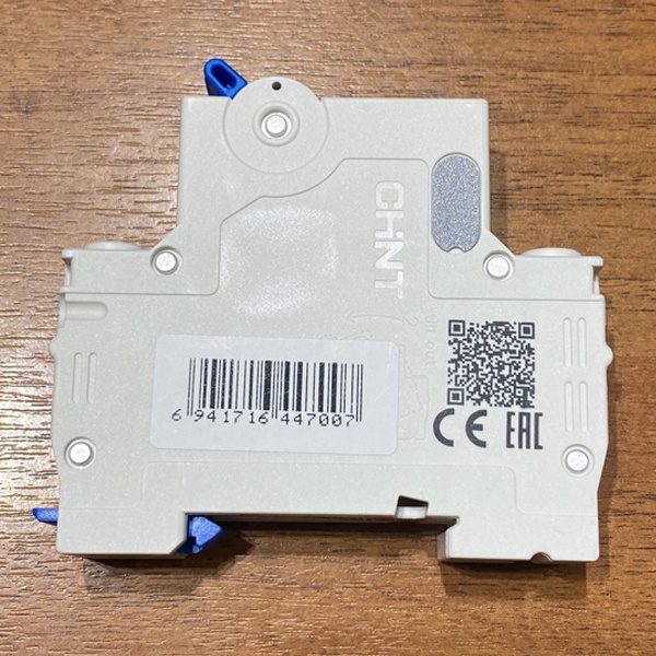 Однополюсный модульный электрический автомат ЧИНТ с уставкой типа B, номинальная нагрузка 25 Ампер, отключающая способность 4500А