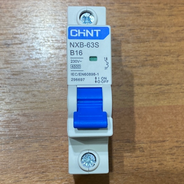 Однополюсный модульный электрический автомат ЧИНТ с уставкой типа B, номинальная нагрузка 16 Ампер, отключающая способность 4500А