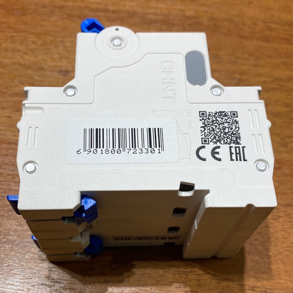 Трехполюсный модульный электрический автомат ЧИНТ с уставкой типа С, ток нагрузки 10 Ампер, откллючающая способность 6000 А