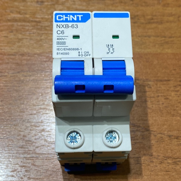 Двухполюсный модульный электрический автомат ЧИНТ с уставкой типа С, ток нагрузки 6 Ампер, отключающая способность 6000 А