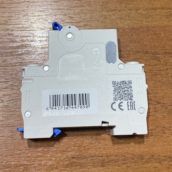 Однополюсный модульный электрический автомат ЧИНТ с уставкой типа С, ток нагрузки 6 Ампер