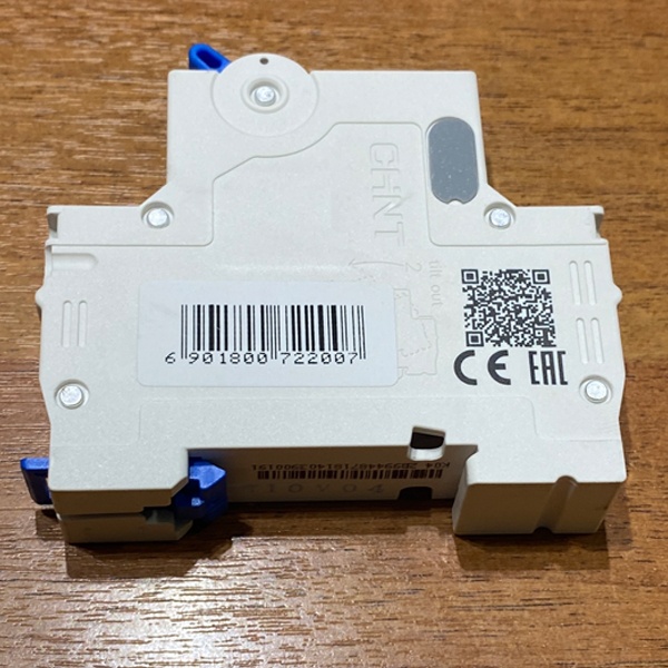 Однополюсный модульный электрический автомат ЧИНТ с уставкой типа B,отключающая способность 6000А, номинальная нагрузка 10 Ампер.