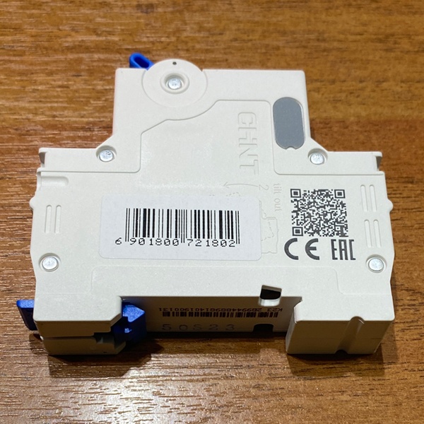 Однополюсный модульный электрический автомат ЧИНТ с уставкой типа С, ток нагрузки 50 ампер, отключающая способность 6000 А