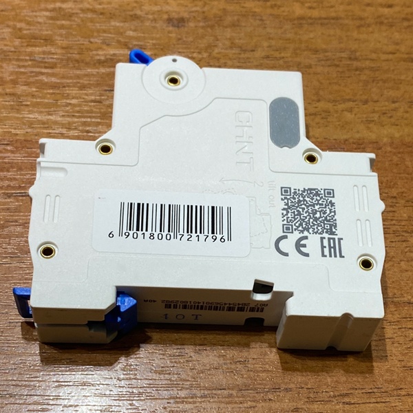 Однополюсный модульный электрический автомат ЧИНТ с уставкой типа С, ток нагрузки 40 Ампер, отключающая способность 6000 А