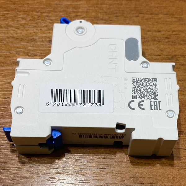 Однополюсный модульный электрический автомат ЧИНТ с уставкой типа С, номинальная нагрузка 6 Ампер, отключающая способность 6000 А