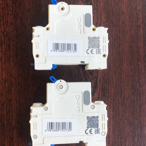 Однополюсный модульный электрический автомат ЧИНТ с уставкой типа С, номинальная нагрузка 6 Ампер, отключающая способность 6000 А