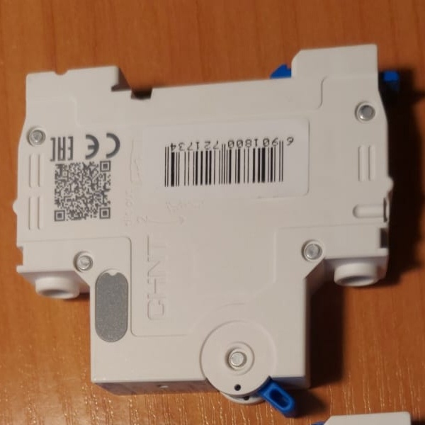 Однополюсный модульный электрический автомат ЧИНТ с уставкой типа С, номинальная нагрузка 6 Ампер, отключающая способность 6000 А