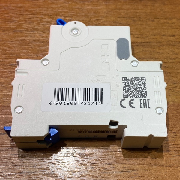 Однополюсный модульный электрический автомат ЧИНТ с уставкой типа С, номинальная нагрузка 10 Ампер, отключающая способность 6000 А