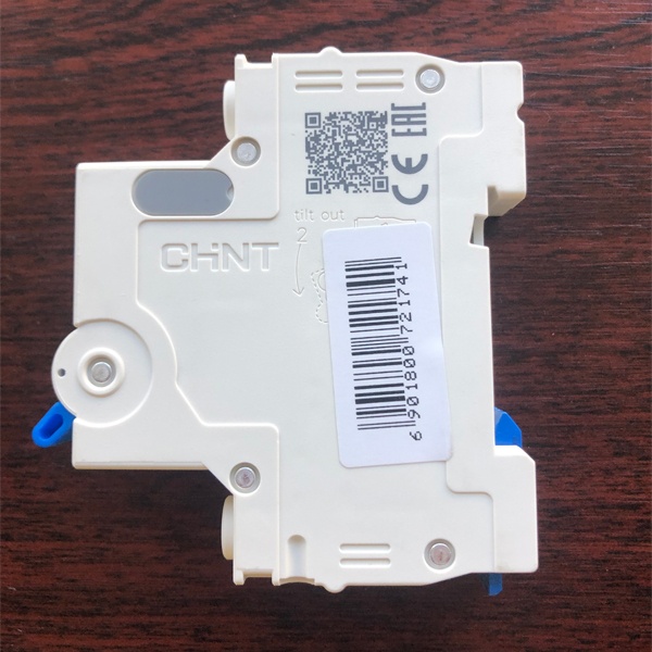 Однополюсный модульный электрический автомат ЧИНТ с уставкой типа С, номинальная нагрузка 10 Ампер, отключающая способность 6000 А