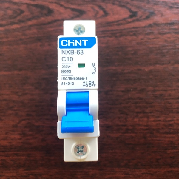 Однополюсный модульный электрический автомат ЧИНТ с уставкой типа С, номинальная нагрузка 10 Ампер, отключающая способность 6000 А