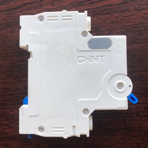 Однополюсный модульный электрический автомат ЧИНТ с уставкой типа С, номинальная нагрузка 16 Ампер, отключающая способность 6000 А