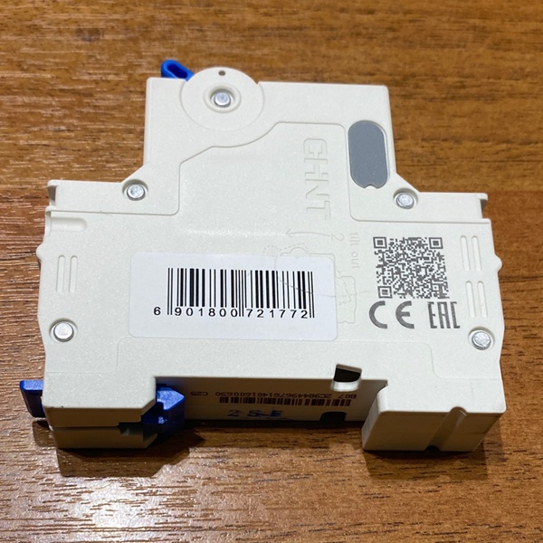 Однополюсный модульный электрический автомат ЧИНТ с уставкой типа С, номинальная нагрузка 25 Ампер, отключающая способность 6000 А