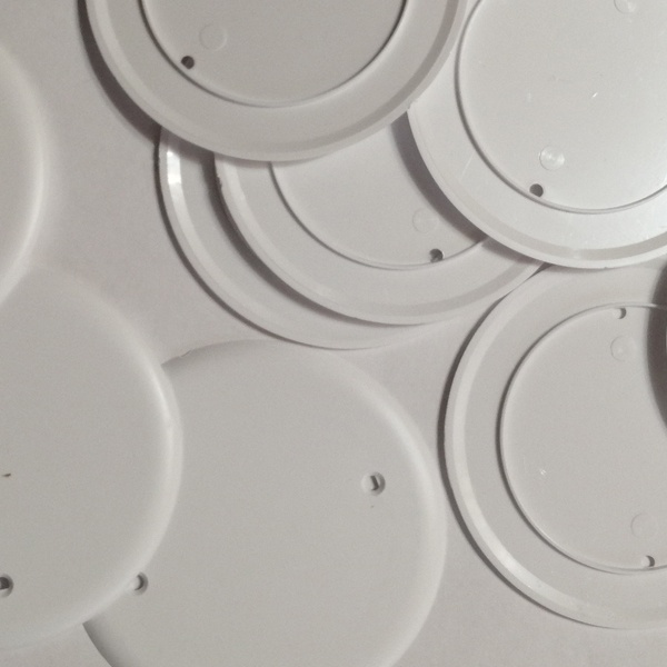 Крышка  диаметром 90 мм для стандартных подрозетников.