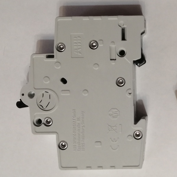 Модульный однополюсный электрический автомат АББ с характеристикой расцепителя B, номинальный ток 16 Ампер