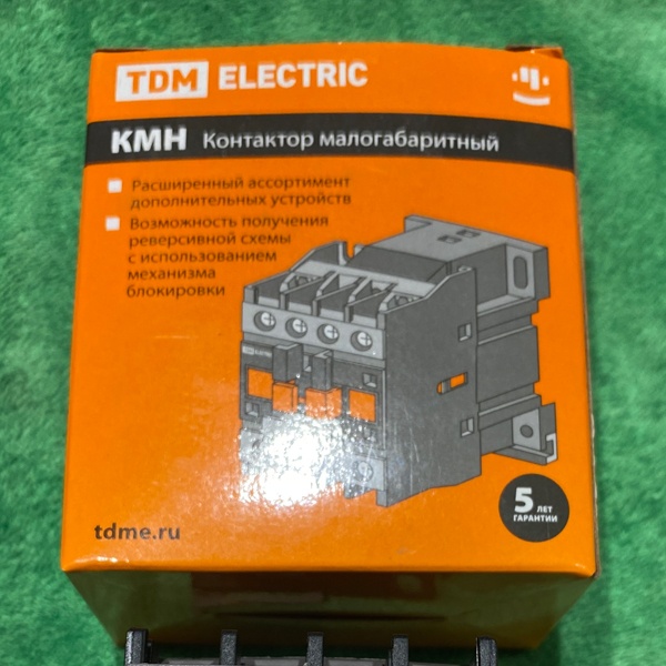 Компактный промышленный магнитный пускатель КМН-10911 ТДМ, номинальный ток 9 ампер, 1NC контакт
