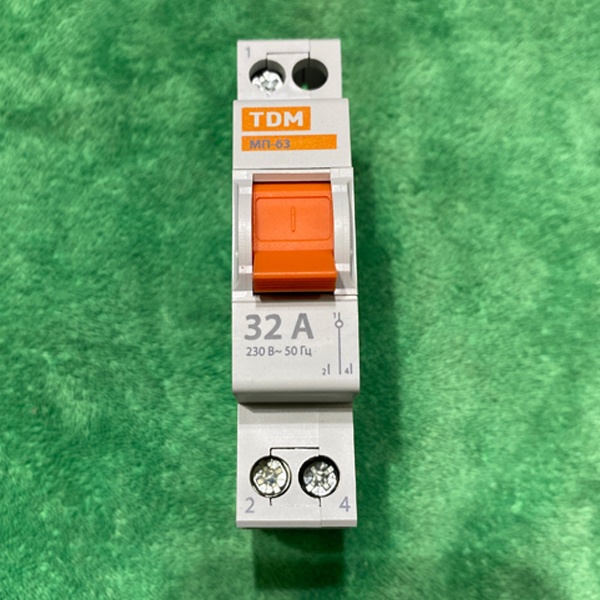 Однополюсный модульный переключатель трехпозиционный, номинальным током 32 Ампера, ТДМ