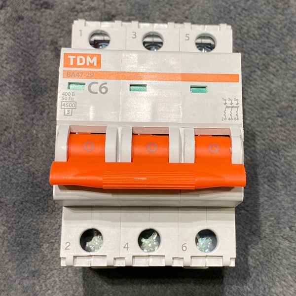 Трехполюсный электрический автомат ВА47-29 ТДМ, номинальный ток 6 ампер, с характеристикой С, 3 модуля