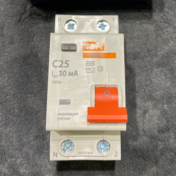 Автоматический выключатель дифференциального тока АВДТ 32 ТДМ, номинальный ток 25 ампер с характеристикой С, 30 мА тип АС