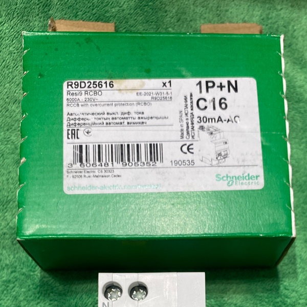 Автоматический выключатель дифференциального тока Шнайдер Электрик 30мА типа AC, 16А уставка С