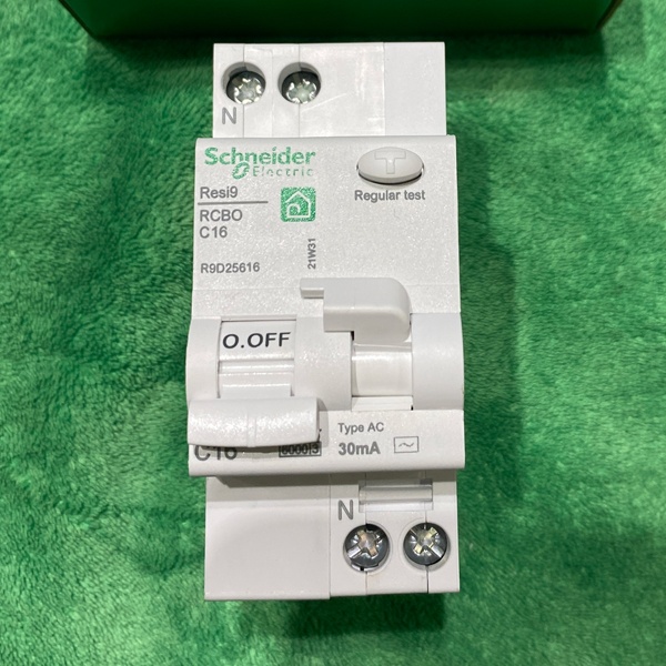 Автоматический выключатель дифференциального тока Шнайдер Электрик 30мА типа AC, 16А уставка С