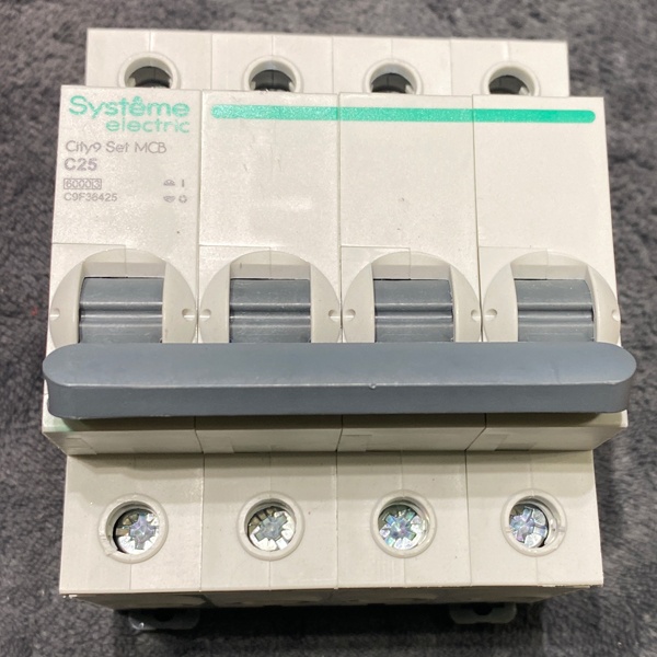 Модульный электрический автомат переменного тока четыре полюса на 25 Ампер с отключающей способностью 6000А, кривая С, Систем Электрик City9