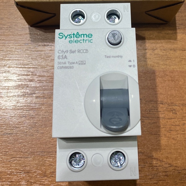 Двухполюсное однофазное модульное устройство защитного отключения 30 мА типа А, ток нагрузки 63 Ампера с отключающей способностью 6кА, Систем Электрик