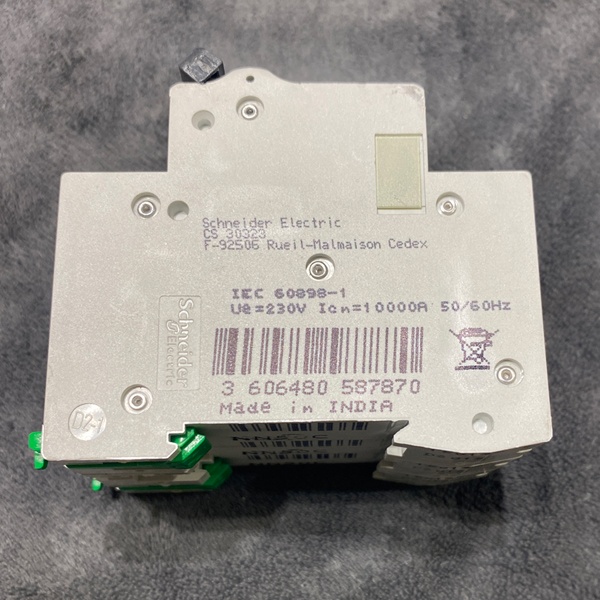 Трехполюсный модульный электрический автомат 50А уставка C, отключающая 6кА Шнайдер Электрик ИЗИ 9