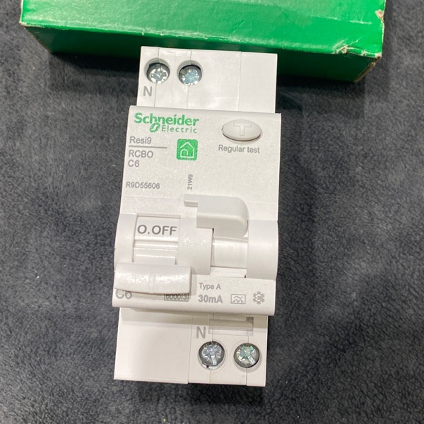 Автоматический выключатель дифференциального тока Шнайдер Электрик 30мА типа A, 6А уставка С