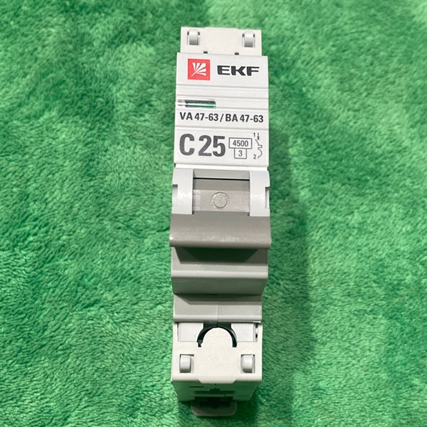 Однополюсный электрический автомат ЕКФ на дин рейку 25 Ампер с характеристикой С