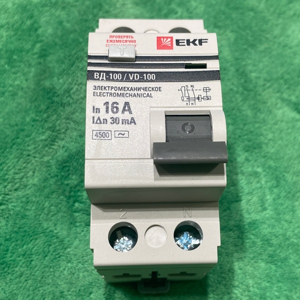 Двухполюсный дифференциальный выключатель ВД-100 ЭКФ PROxima, номинальный ток 16 Ампер, ток утечки 30 мА, тип AC