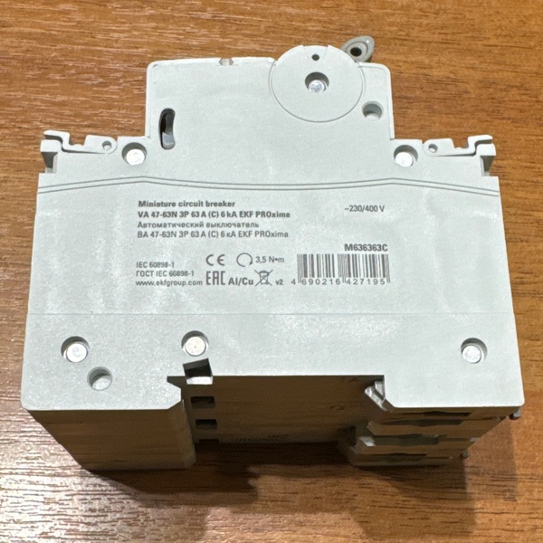 Модульный трехполюсный электрический автомат ЕКФ ВА47-63N номинальный ток 63А с уставкой С, коммутационная способность 6кА