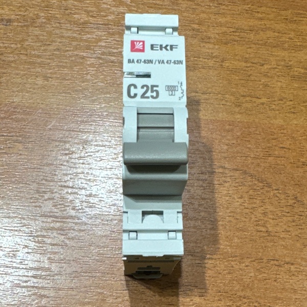 Модульный однополюсный электрический автомат ЕКФ ВА47-63N номинальный ток 25А с уставкой С, коммутационной способностью 6кА