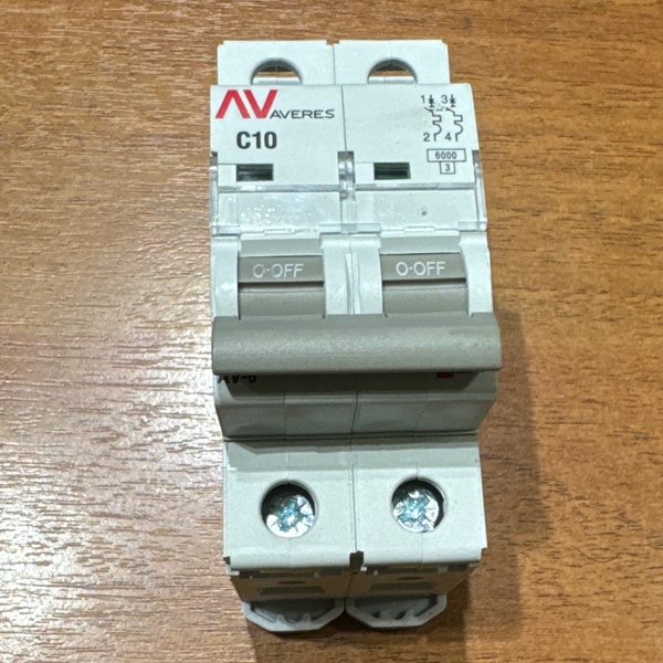 Модульный электрический автомат переменного тока, двухполюсный на 10 Ампер с расцепителем типа С, коммутационная отключающая способность 6кА, ЕКФ Averes