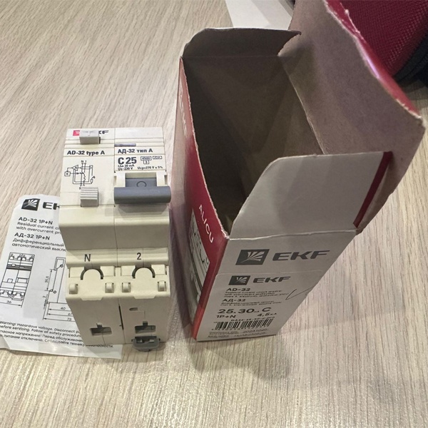Двухполюсный дифференциальный автоматический выключатель АД-32 ЭКФ PROxima, номинальный ток 25 Ампер, ток утечки 30 мА, с характеристикой C, тип A